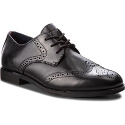 Półbuty TOMMY HILFIGER - Dressy Casual Leathe FM0FM01742 Black 990. Czarne buty wizytowe męskie TOMMY HILFIGER, na co dzień, bez wzorów, ze skóry, klasyczne, bez zapięcia. W wyprzedaży za 359,00 zł.