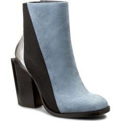 Botki UNITED NUDE - Tetra Hi 101625203214 Indigo/Black/Silver. Niebieskie botki damskie na obcasie marki United Nude, z materiału. W wyprzedaży za 569,00 zł.