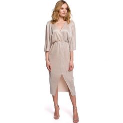 Sukienka kimono z metalicznej tkaniny - złota. Żółte sukienki damskie Makover, s, bez wzorów, z poliesteru, bez kołnierzyka, z krótkim rękawem, krótkie, mini, dopasowane. Za 219,00 zł.