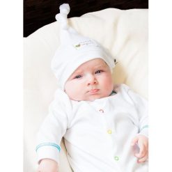 Czapka z supełkiem 74. Czapeczki niemowlęce NANAF ORGANIC, bez wzorów. Za 12,50 zł.