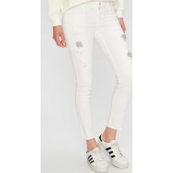 Liu Jo - Jeansy PANTS. Białe jeansy damskie skinny marki Liu Jo. W wyprzedaży za 479,90 zł.