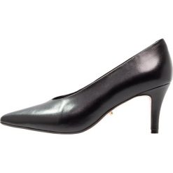 Dune London ARI Czółenka black. Czarne czółenka damskie marki Dune London, bez wzorów, ze skóry ekologicznej, bez obcasa. Za 419,00 zł.