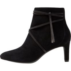 Clarks CALLA ASTER Ankle boot black. Czarne botki damskie skórzane Clarks. Za 469,00 zł.