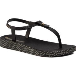 Sandały IPANEMA - Bossa Soft II Sand 82876 Black/Black 20766. Czarne klapki damskie Ipanema, bez wzorów, z tworzywa sztucznego, bez obcasa. W wyprzedaży za 89,00 zł.