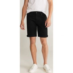 Mango Man - Szorty Rock. Szare spodenki i szorty męskie Mango Man, bez wzorów, z elastanu, casualowe. Za 139,99 zł.