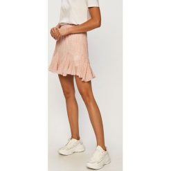 Answear - Spódnica Answear Lab. Różowe spódniczki damskie ANSWEAR, na co dzień, s, bez wzorów, z poliesteru, casualowe, mini, proste. Za 129,90 zł.