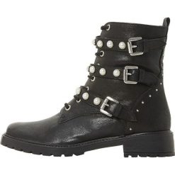 Dune London RISKY Botki sznurowane black. Czarne botki damskie marki Dune London, ze skóry, bez obcasa, na sznurówki. Za 799,00 zł.