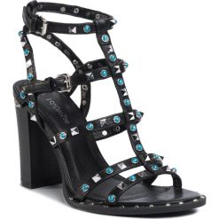 Sandały DEEZEE - LS5245-01 Black. Czarne klapki damskie DeeZee, z aplikacjami, ze skóry ekologicznej, bez obcasa, na obcasie. Za 139,99 zł.