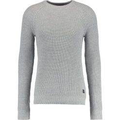 Swetry klasyczne męskie: Jack & Jones JORPANNEL CREW NECK Sweter light grey melange