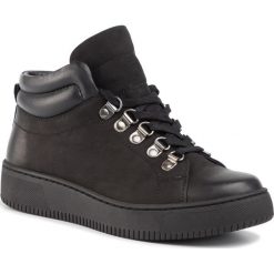 Sneakersy GO SOFT - WI23-DERBA-04 Black. Czarne półbuty damskie GO SOFT, bez wzorów, ze skóry, bez obcasa, bez zapięcia. Za 199,99 zł.