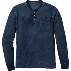 Shirt z długim rękawem bonprix ciemnoniebieski. Niebieskie koszulki męskie bonprix, s, z haftami, bez kołnierzyka, z długim rękawem, długie. Za 49,99 zł.