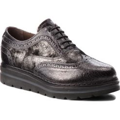 Oxfordy NERO GIARDINI - A806371D Grigio 032. Czarne półbuty damskie marki Nero Giardini, bez obcasa, na płaskiej podeszwie, bez zapięcia. W wyprzedaży za 389,00 zł.