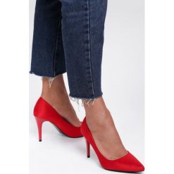 Czerwone Szpilki Vixen. Czerwone szpilki Inny, bez wzorów, bez obcasa, na szpilce, bez zapięcia. Za 79,99 zł.