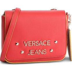 Torebka VERSACE JEANS - E1VTBB21 71111 500. Czerwone listonoszki damskie Versace Jeans, bez wzorów, z jeansu, bez dodatków. W wyprzedaży za 429,00 zł.
