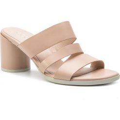 Klapki ECCO - Shape Block Sandal 28130301118 Rose Dust. Brązowe klapki damskie ecco, bez wzorów, ze skóry, bez obcasa, na obcasie. W wyprzedaży za 379,00 zł.