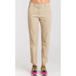 CYGARETKI SPODNIE OGLIO Max Mara Weekend. Brązowe spodnie damskie Weekend Max Mara. Za 443,40 zł.