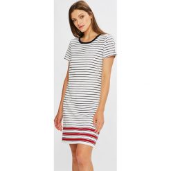 Tommy Hilfiger - Sukienka Diara. Białe sukienki damskie dzianinowe marki TOMMY HILFIGER, na co dzień, s, casualowe, z okrągłym kołnierzem, z krótkim rękawem, krótkie, mini, proste. W wyprzedaży za 299,90 zł.