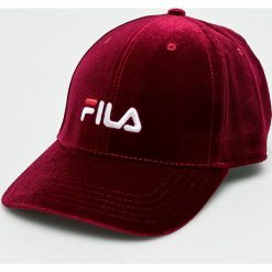 Fila - Czapka. Brązowe czapki damskie marki Fila, z elastanu. W wyprzedaży za 99,90 zł.