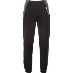 Czarne Spodnie Yrelrya. Czarne spodnie męskie Born2be, xl, bez wzorów, z dresówki. Za 49,99 zł.