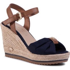 Espadryle TOM TAILOR - 8090206 Navy. Niebieskie espadryle damskie Tom Tailor, bez wzorów, ze skóry ekologicznej, bez obcasa, na obcasie. W wyprzedaży za 149,00 zł.