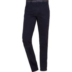 Mason's TORINO WINTER Chinosy blau. Niebieskie spodnie męskie marki Masons, s, bez wzorów, z elastanu. Za 629,00 zł.