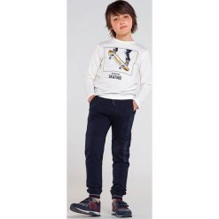 Mayoral - Spodnie dziecięce 128-172 cm. Niebieskie dresy chłopięce Mayoral, bez wzorów, z elastanu. Za 131,90 zł.