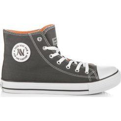 WYSOKIE TRAMPKI MĘSKIE - odcienie szarości i srebra. Szare trampki męskie marki New Age. Za 34,90 zł.