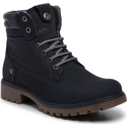 Trapery WRANGLER - Creek Fur WL92500F Navy 016. Niebieskie trapery damskie Wrangler, z zamszu. W wyprzedaży za 279,00 zł.
