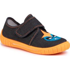 Kapcie SUPERFIT - 6-00270-00 S Schwarz. Czarne sandały chłopięce Superfit, z tworzywa sztucznego, bez zapięcia. Za 149,00 zł.