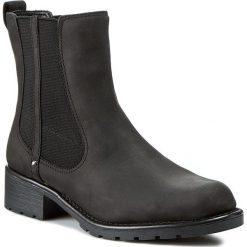 Sztyblety CLARKS - Orinoco Club 203409184 Black Leather. Czarne kozaki damskie Clarks, na spacer, ze skóry, za kostkę, na wysokim obcasie, bez zapięcia. W wyprzedaży za 249,00 zł.