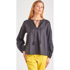 BLUZKA CALOTTA weekend max mara. Bluzki damskie Weekend Max Mara, xs, z aplikacjami, bez kołnierzyka, bez rękawów. W wyprzedaży za 506,63 zł.