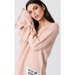 Swetry klasyczne damskie: Rut&Circle Sweter dzianinowy Winnie – Pink