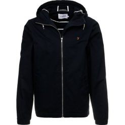 Farah CLACTON Kurtka wiosenna true navy. Niebieskie kurtki męskie Farah, m, z bawełny. Za 479,00 zł.