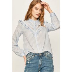 Answear - Koszula. Białe bluzki damskie ANSWEAR, s, z aplikacjami, z bawełny, eleganckie, ze stójką, z długim rękawem. W wyprzedaży za 89,90 zł.