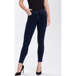 Dżinsy "Nadia" - Super Skinny fit - w kolorze granatowym. Niebieskie jeansy damskie Cross Jeans, z podwyższonym stanem. W wyprzedaży za 99,95 zł.