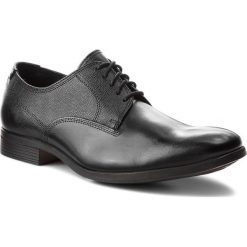 Półbuty CLARKS - Gilmore Walk 261348607 Black Leather. Czarne buty wizytowe męskie marki Clarks, ze skóry ekologicznej, bez zapięcia. W wyprzedaży za 289,00 zł.