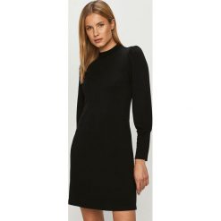 Jacqueline de Yong - Sukienka. Sukienki damskie Jacqueline de Yong, na co dzień, s, bez wzorów, z elastanu, casualowe, z golfem, z długim rękawem, długie, mini, proste. Za 119,90 zł.