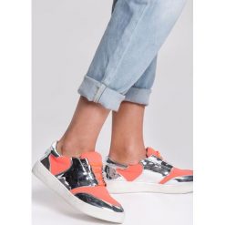 Pomarańczowe Neonowe Buty Sportowe Romance. Pomarańczowe buty sportowe damskie Renee, bez wzorów, sportowe. Za 79,99 zł.