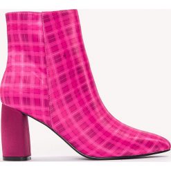 Botki damskie lity: NA-KD Shoes Botki we wzory na średnim obcasie - Pink,Multicolor