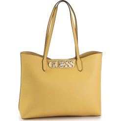 Torebka GUESS - Uptown Chic (VG) HWVG73 01230 YEL. Żółte torebki klasyczne damskie Guess, z aplikacjami, ze skóry ekologicznej, eleganckie, bez dodatków. W wyprzedaży za 499,00 zł.