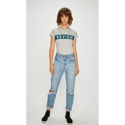 Review - Top. Szare bluzki damskie marki Review, s, z nadrukiem, z bawełny, casualowe, z okrągłym kołnierzem, z krótkim rękawem. W wyprzedaży za 34,90 zł.
