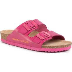 Klapki TOMMY JEANS - Color Block Flat Sandal EN0EN00835 Blush Red XIF. Różowe klapki damskie Tommy Jeans, bez wzorów, z jeansu, bez obcasa. W wyprzedaży za 249,00 zł.
