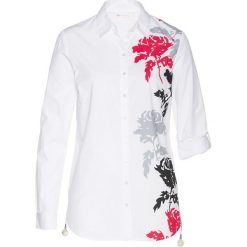 Bluzka z nadrukiem bonprix biało-różowy hibiskus z nadrukiem. Białe bluzki z odkrytymi ramionami bonprix, z nadrukiem. Za 74,99 zł.