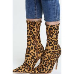 Panterkowe Botki Leopard. Szare botki damskie Born2be, ze szpiczastym noskiem, na wysokim obcasie, na szpilce, na zamek. Za 189,99 zł.