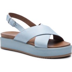 Sandały INUOVO - 112032 Starlight Blue. Niebieskie klapki damskie Inuovo, bez wzorów, ze skóry, bez obcasa. Za 299,00 zł.