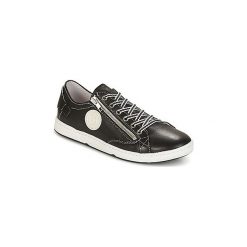 Buty Pataugas JESTER-N-NOIR. Czarne trampki i tenisówki damskie marki Pataugas, bez wzorów, bez zapięcia. Za 487,20 zł.