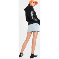 Bluzy damskie: Obey Clothing RESISTANCE Bluza z kapturem black