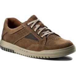 Półbuty CLARKS - Unrhombus Go 261279617 Tan Nubuck. Pomarańczowe półbuty męskie marki Clarks, na co dzień, bez wzorów, ze skóry, bez zapięcia. W wyprzedaży za 299,00 zł.
