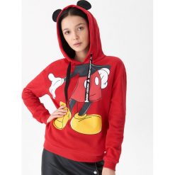 Bluza z kapturem Mickey Mouse - Czerwony. Czerwone bluzy damskie z kapturem marki House, s, z motywem z bajki. Za 99,99 zł.