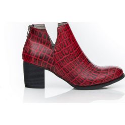 Botki do kostki - skóra naturalna - model 501 - kolor czarno-czerwony krokodyl. Czerwone botki damskie Zapato, na lato, z jeansu, klasyczne, przed kostkę, bez obcasa, na obcasie, bez zapięcia. Za 399,00 zł.